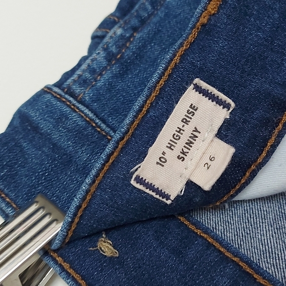 Madewell 10" High-Rise Skinny Distressed Raw Hem Medium Wash Size 26 - Picture 9 of 10